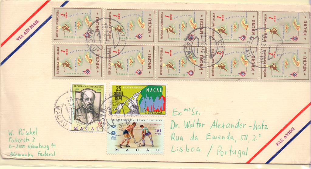 1228 f.jpg -     Lote:    1228 (frente)            Macau       Descrição:         1976 &mdash; Carta Geográfica de Macau. Sobrescrito circulado de macau (13.12.76) para Lisboa, com bloco de 10 de 1 avo, CE 386 + bloco de 20 selos de 3 avos, CE 387 + selos CE 422, 429 e 439. MB        Carta       Valor Base:     &euro; 5,00     Valor Venda:     Retirado     